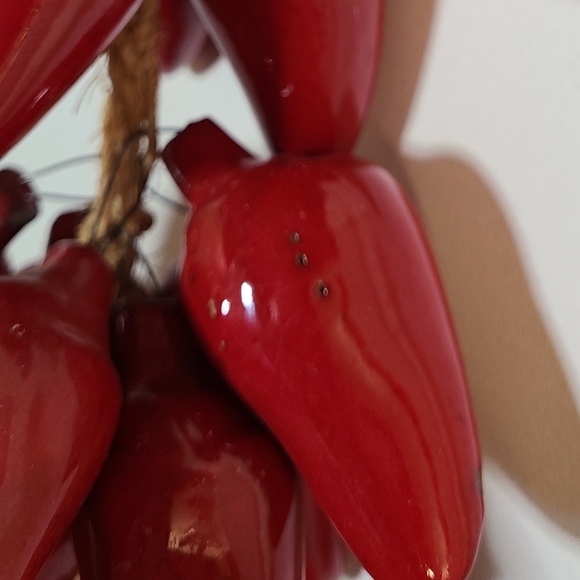 Vintage String of Chili Peppers - Picture 8 of 8